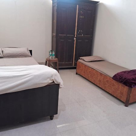 Sangam Vatika Home Stay Аллахабад Экстерьер фото